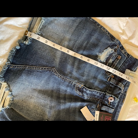 Jean skirt NWT - Picture 2 of 4